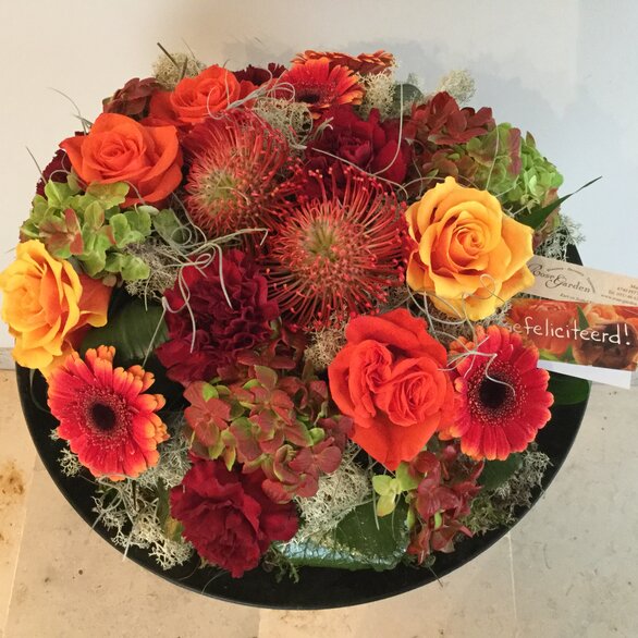 Oranje bloemstuk 